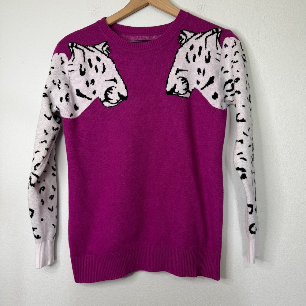 Unbranded - Magenta Snow Leopard Sweater Crew Neck Size Medium
